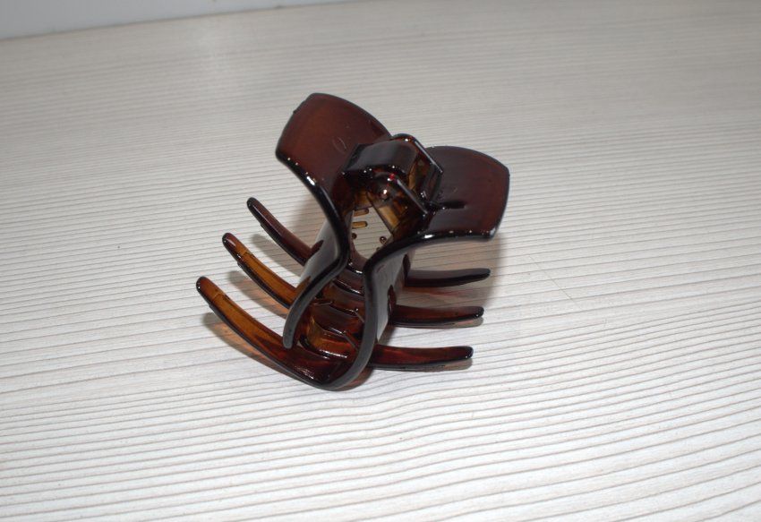 Pinza clásica cuadrada grande